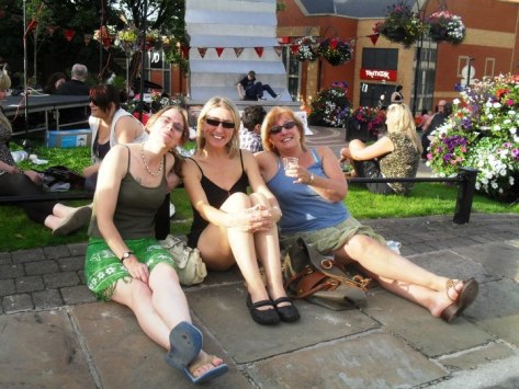 Three Wigan Women Diggers